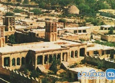 عمارت کلاه فرنگی یکی از جاذبه های دیدنی بندرعباس است عمارت کلاه فرنگی یکی از جاذبه های دیدنی بندرعباس است